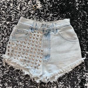 Cute and chic short jeans